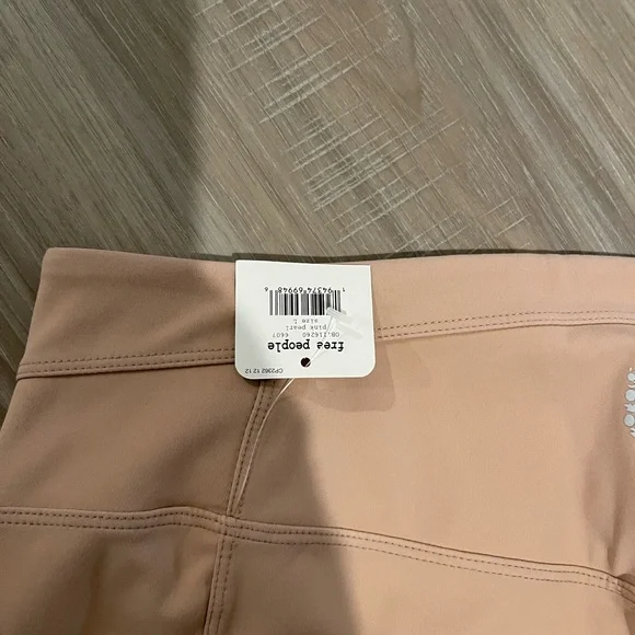 NWT FREE PEOPLE ON CLOUD NINE LEGGING - Picture 5 of 10